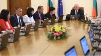 Служебный премьер отчитался о работе правительства