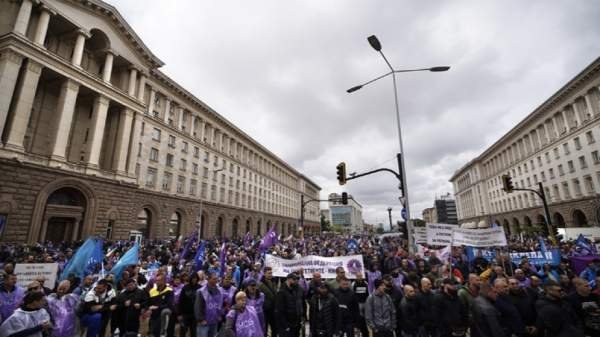 Протест шахтеров против либерализации электроснабжения и сокращений перекрыл центр Софии