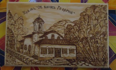 Художница Елена Русева представляет историю Каварны, рассказывая про ее храмы