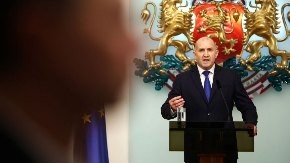 Президент Румен Радев объявил о своей отставк