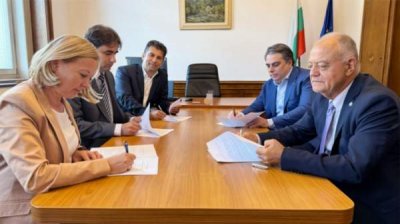 ПП, ДСБ и "Да, Болгария" подписали коалиционное соглашение