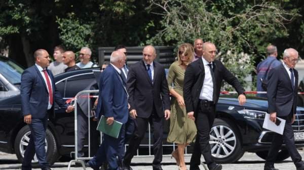 Румен Радев пожелал единства Церкви и духовного подъема болгарского народа