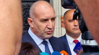 Румен Радев: Дефицит бюджета не может быть резко сокращен до 3 %