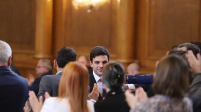 125 депутатов проголосовали "за" отставку спикера НС