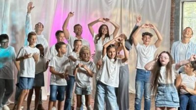 Песня "Давайте будем добрее" призывает детей относиться с пониманием друг к другу