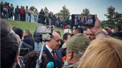 Президент Радев назвал манипуляцией попытки обвинить его в обнародовании Закона о вводе евро