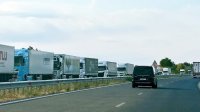 Наблюдается интенсивный поток грузовиков в сторону Турции