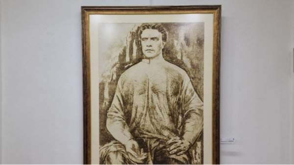 Галилей Симеонов одухотворяет в портретах память о болгарских национальных героях