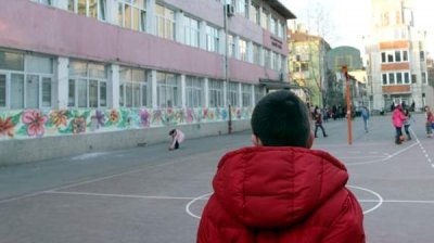 Чем служит спиннер? &ndash; или об источниках напряжения в школе