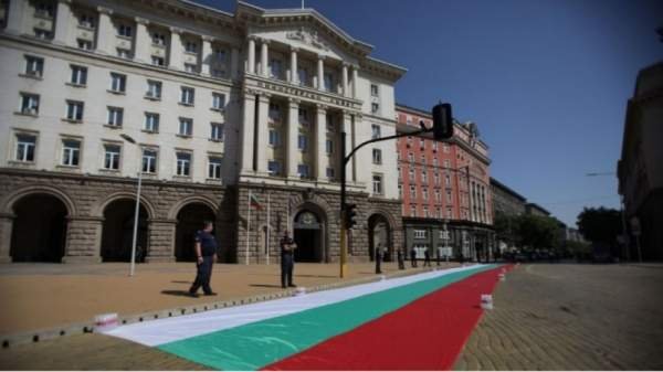 Второе «Великое народное восстание» проходит спокойно
