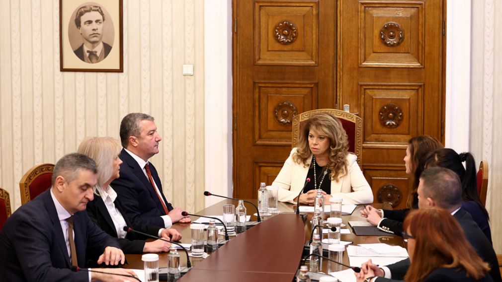 В БСП потребовали, чтобы парламент срочно принял регулярный бюджет на 2026 г.