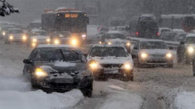 Снегопады осложняют зимнюю обстановку в Болгарии