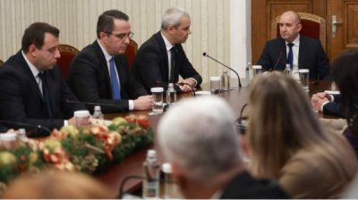 Партия "Возрождение" готова предложить правительство, если Радев вручит ей третий мандат