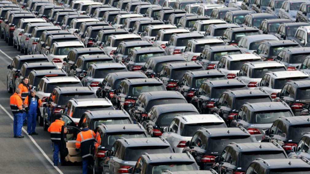 Продажи новых автомобилей выросли на 15 % и достигли рекордного уровня