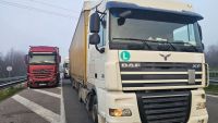 Движение на границе нормальное, проезд фур в Турцию затруднен