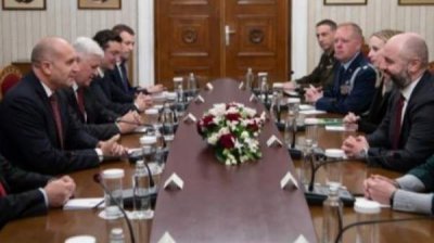 Президент предложил ускорить подготовку болгарских пилотов для F-16