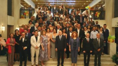 Инициатива "Поддержи одну мечту" помогает выпускникам в неравном положении