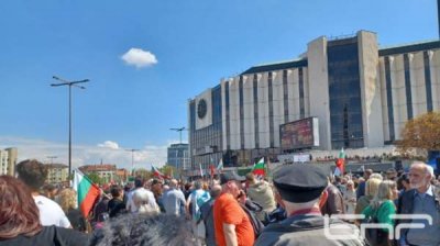 Участники шествия призывают к &bdquo;миру и нейтралитету&ldquo;