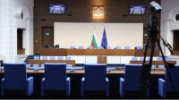 В парламенте нет согласия насчет августовских каникул