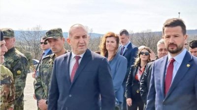 Президент дал высокую оценку многонациональной боевой группе на полигоне "Ново село"