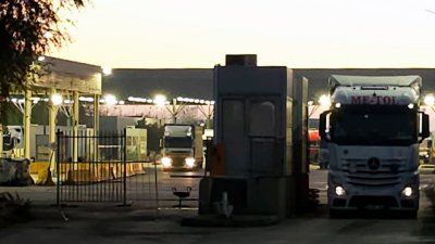 Грузовики дожидаются проезда в Турцию через &laquo;Капитан-Андреево&raquo;