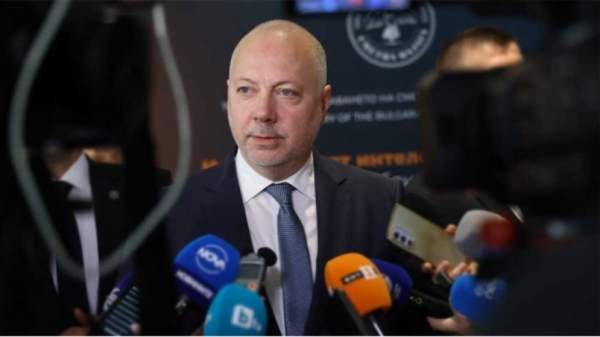 Премьер-министр: Одно или несколько физических лиц займут должность особого управляющего 