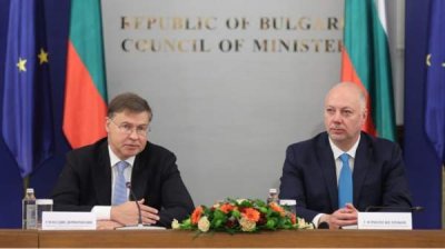 Премьер Желязков: Принятие евро не означает ухода от национальной валюты
