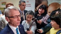 В День родовспоможения премьер Денков посетил родильное отделение больницы в Монтане