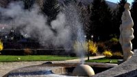 Самый горячий гейзер в Европе находится в центре г. Сапарева-Баня