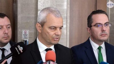 Партия "Возрождение": Президент должен обратиться в КС по вопросу референдума о евро