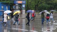 Желтый уровень погодной опасности из-за ливней в 10 областях Западной Болгарии