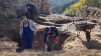 Археологи обнаружили любопытные находки в средневековой крепости у с. Храстово