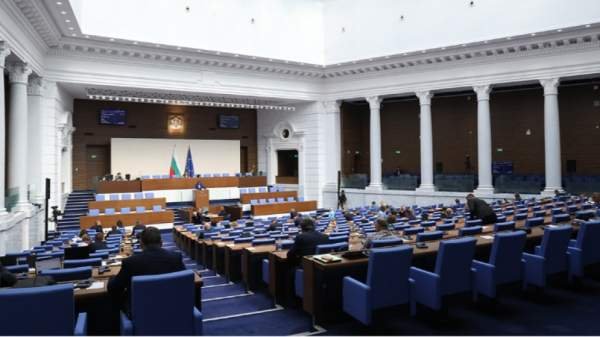 Парламент принял Закон о личном банкротстве