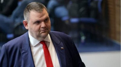 Пеевски предложил внести поправки в закон, лишающие ПП-ДБ субсидии