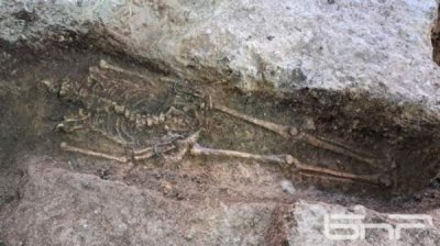 Археологи обнаружили 13 древних захоронений в центре Софии