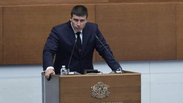Самая малочисленная партия в парламенте призывает декларацией к этическому поведению