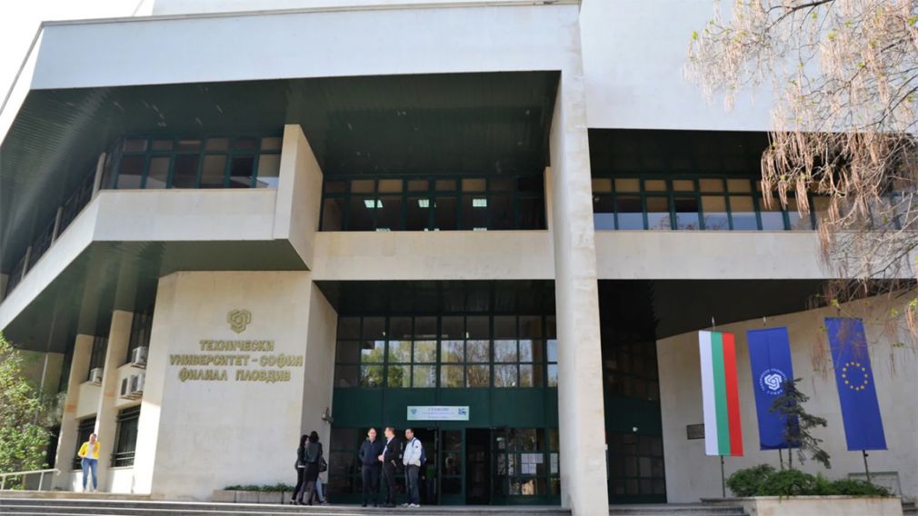 Эксперименты и робототехника на Ярмарке наук в Пловдиве