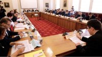 Депутаты решили: Минимальная зарплата госслужащих станет 780 левов