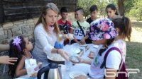 Дети прикасаются к тайне хлеба в городке Долна-Оряховица