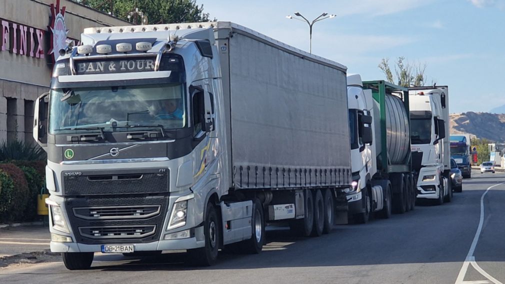 Приостановлен проезд грузовиков в Грецию через погранпункт «Промахон»